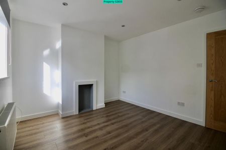 2 bedroom end of terrace house to rent - Photo 2