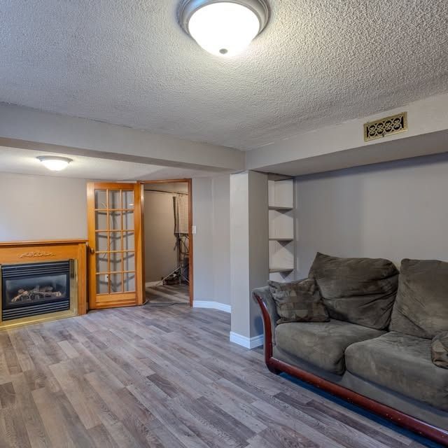 For Lease - 5717 Lowell Avenue, Niagara Falls, Ontario - Photo 1