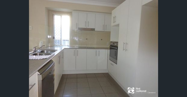 Stunning Family Home at 24 Parkview Drive, Springfield Lakes - Photo 1