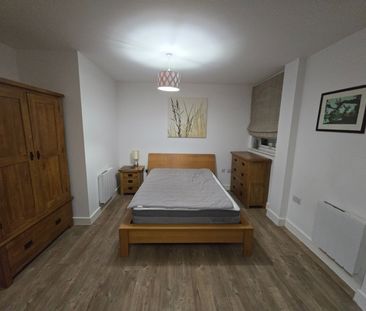 1 Bed Flat, King's Rd, RG1 - Photo 2