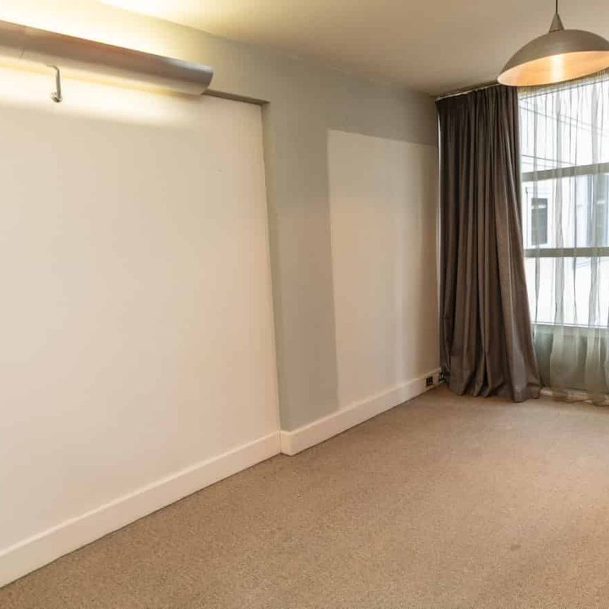 St Pauls Apts - Photo 1