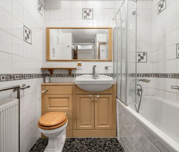 Smith Close, London, SE16 - Photo 1