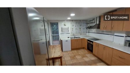 6 room luxury Apartment for rent in Bétera, Spain - Photo 4