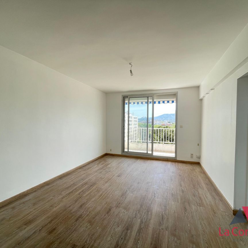 Location Appartement 4 pièces 66m² MARSEILLE 8ème - Photo 1