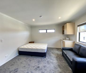 2C/14 Inverness Avenue, Hamilton East — - Photo 1