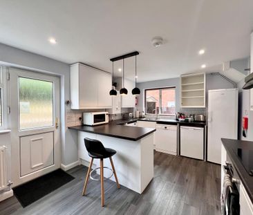 1 bedroom in a house share to rent - Photo 1