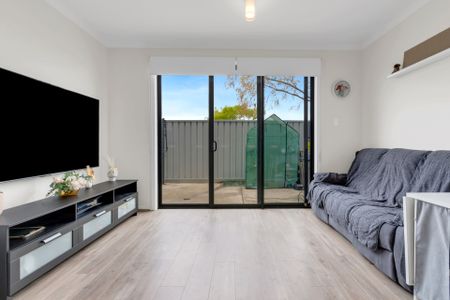 Two bedroom townhouse - Photo 4