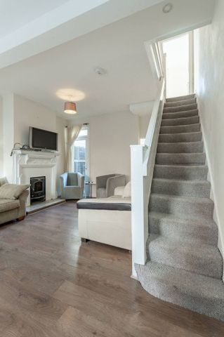 Oakleigh Avenue - Photo 2