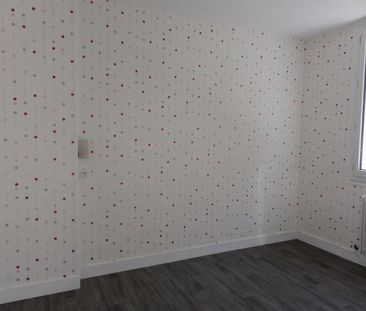 Location Appartement 4 pièces 64m² BOURGES 18000 - Photo 2