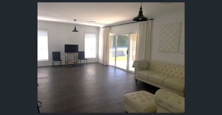 Modern family home - Photo 2