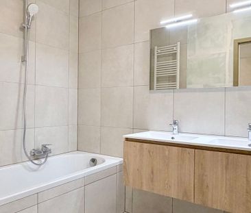 Appartement te huur in Jambes voor € 950 met 2 slaapkamers - Photo 2