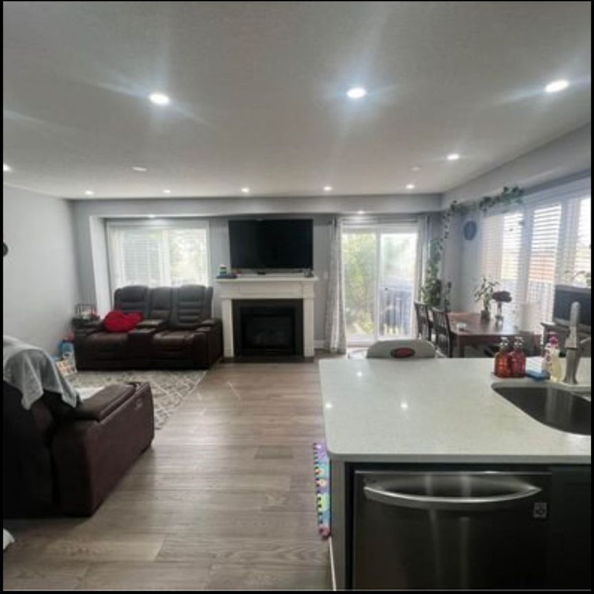 For Lease - 97 Periwinkle Drive, Hamilton, Ontario - Photo 1