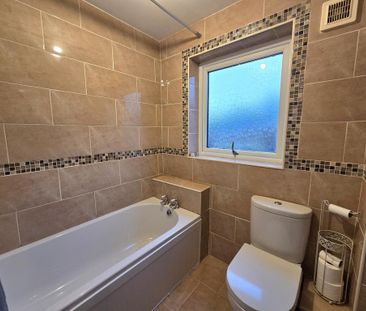 3 bedroom end of terrace house to rent - Photo 3