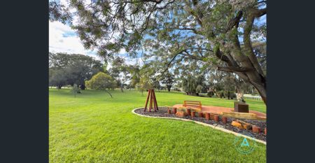 Impressive 4 x 2 + Study Family Home with Space, Style and Comfort - Photo 5