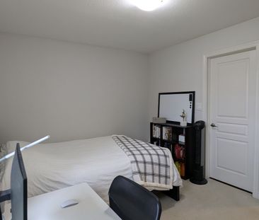 For Lease - 90 Robert Peel Road, Kitchener, Ontario - Photo 6