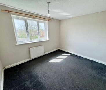 2 bedroom penthouse to rent - Photo 4