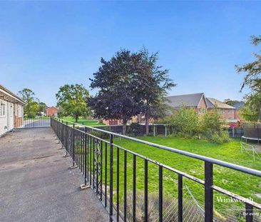 Kidmore End Road, Emmer Green, Reading, Berkshire, RG4 - Photo 2