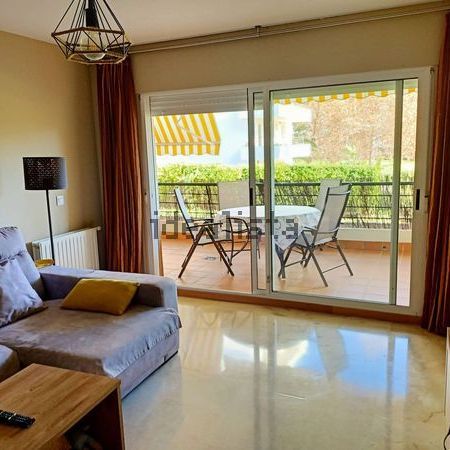 Alquiler de piso en Guadalmina Alta - Photo 1