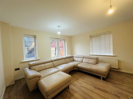 Spruce Road, Nuneaton, CV10 - Photo 2