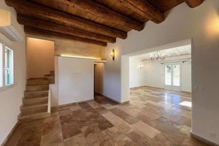 Luxueuse maison de 143 m² en pleine campagne camarguaise – À 20 min d'Arles - Photo 2