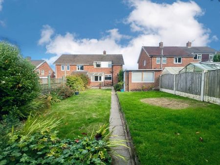 3 bedroom House To Let - Photo 4