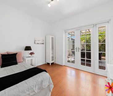 A STYLISH AND CONVENIENT UNIT IN COMO - Photo 3