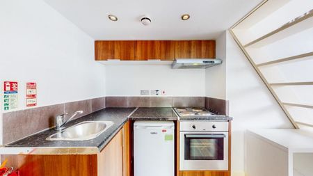 Beautiful studio set on a tree lined street mins to maida vale tube - Photo 5