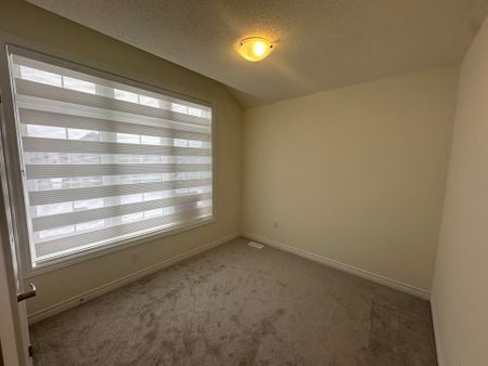 For Lease - 1131 Plymouth Drive, Oshawa, Ontario - Photo 5