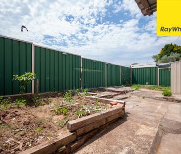 MODERN 2 BEDROOM GRANNY FLAT IN A CONVINIENT LOCATION - Photo 1