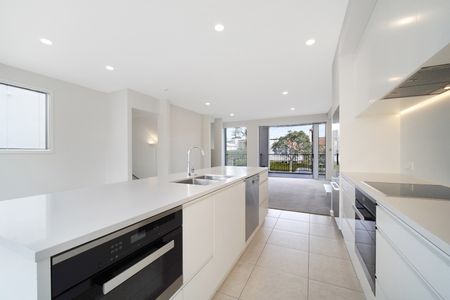 Upmarket Three-Bedroom Home Parnell - Photo 4