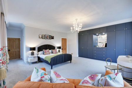 6 bedroom detached house to rent - Photo 2