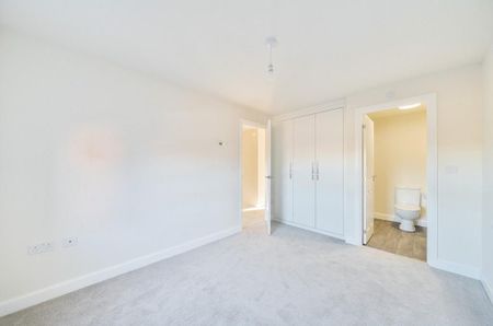 4 bedroom detached house to rent - Photo 5