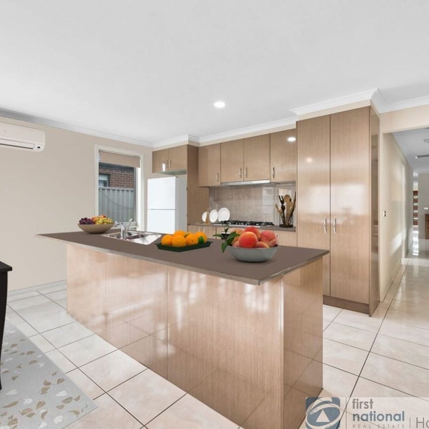 18 Scullin Street, Cranbourne East - Photo 1