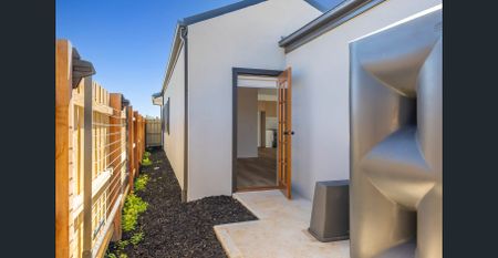 Lovely Home in Thornhill Park Estate - Photo 4