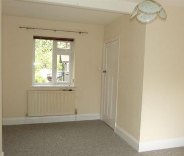 2 bedroom semi-detached house to rent - Photo 3