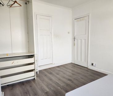 Room in a Shared House, Mayday Gardens, SE3 - Photo 5