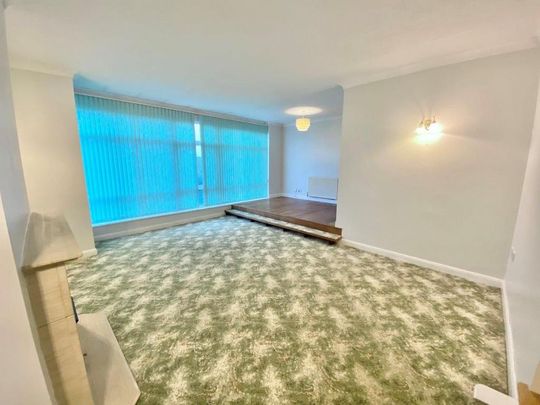 5 bedroom bungalow to rent - Photo 1