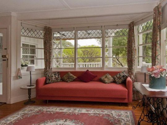 Charming Cottage - Available Fully Furnished or Unfurnished - Photo 1