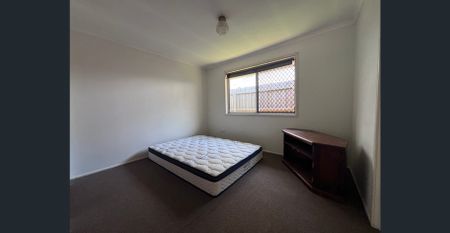 One Bedroom Unit - Within 100m of the Water **SHORT TERM LEASE AVAILABLE** - Photo 4