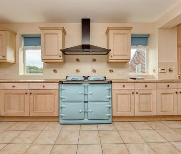 4 bedroom detached house to rent - Photo 3