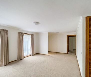 2/23 Nabilla Crescent Strathdale VIC - Photo 3