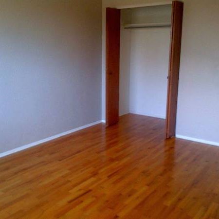 Jubilee Area: Large 1 bdm, 720 sq.ft. 2nd floor - Photo 4