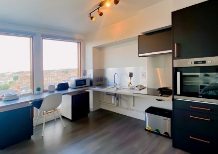 Luxury Studio with Bath - Photo 5