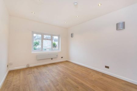 Studio to rent - Photo 3