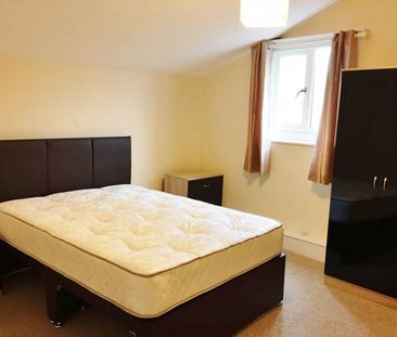 1 bed Room in Shared House - To Let - Photo 1
