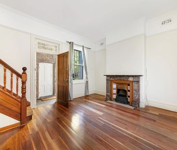 Gorgeous Three Bedroom Terrace with Sydney Harbour Views - Photo 2