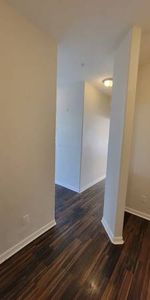 2 bed 2 bath +1 Den for rent - Photo 4