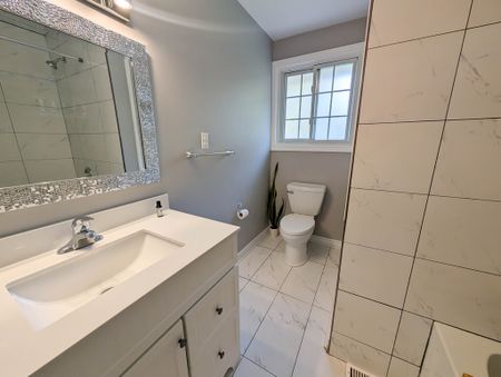 Bright and Comfortable 3-Bedroom Unit in Niagara Falls! - Photo 4