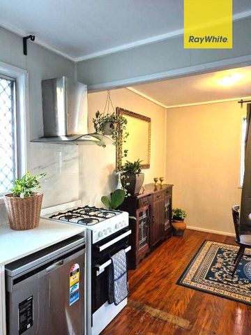 Modern Spacious Family Home in a Convenient Location! - Photo 2