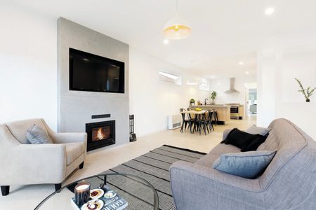 RENOVATED FAMILY HOME WITH SHEDDING AND OFFICE SPACE - Photo 2